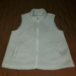 Maurices XXL White Zip-Up Vest With Pockets
